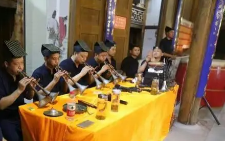 进行法事超度.png